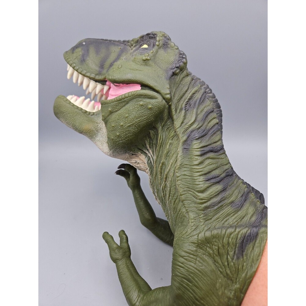 Vintage Jurassic Park The Lost World T-Rex Head Hand Puppet Dinosaur 13" 1996